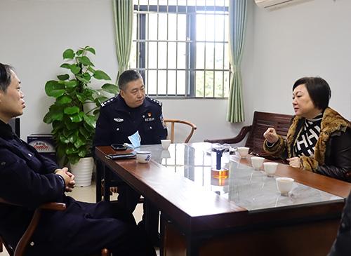 加强党建共建，亲昵警企关系